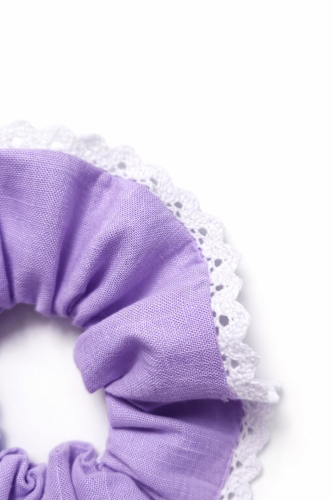 Gumka scrunchie z koronką, LINEN LIGHT LAVENDER